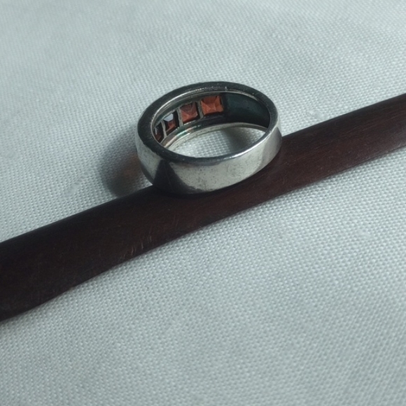 Sterling silver five stone garnet  invisible channel ring - Picture 4 of 6